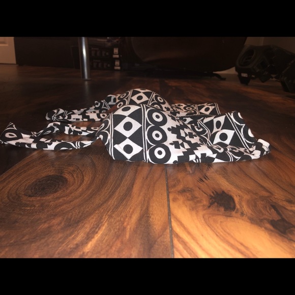 LF crop top NWT - Picture 3 of 4